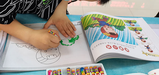 六一儿童节快乐!这个儿童节一起争做“远大小画家”!作品评选活动同步进行中!